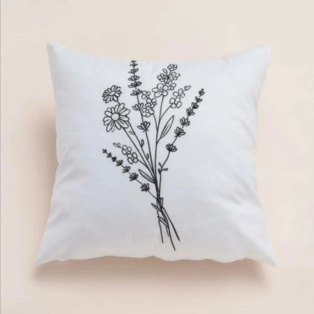 NWT Home Decor Floral Bouquet Pillow Cover